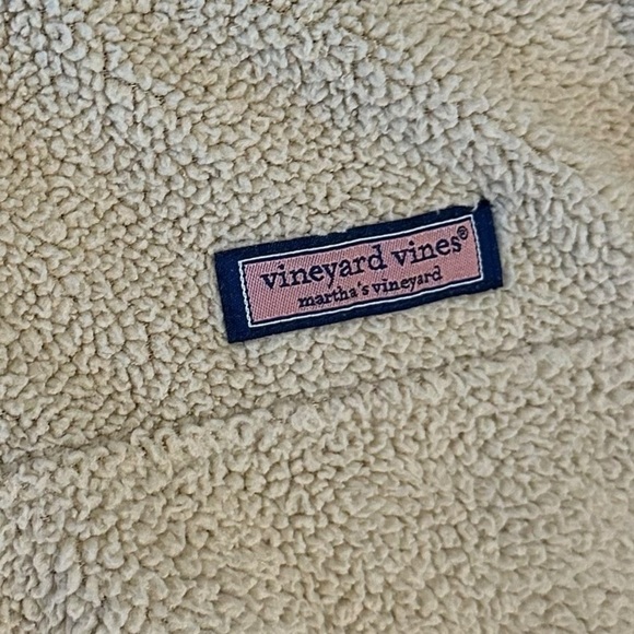 Women’s Vineyard Vines Cream Sherpa 1/4 Zip Pullover Size Medium - Picture 3 of 7